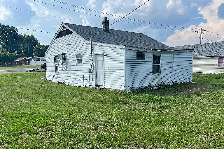 802 Highway 61 — Photo 2