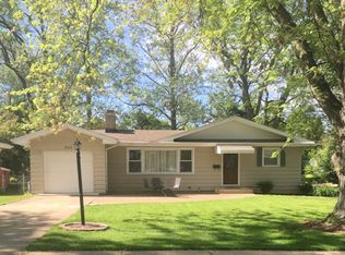 524 Pershing Ave, Wheaton, IL 60189