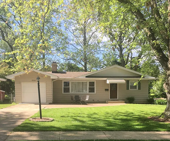 524 Pershing Ave photo 1