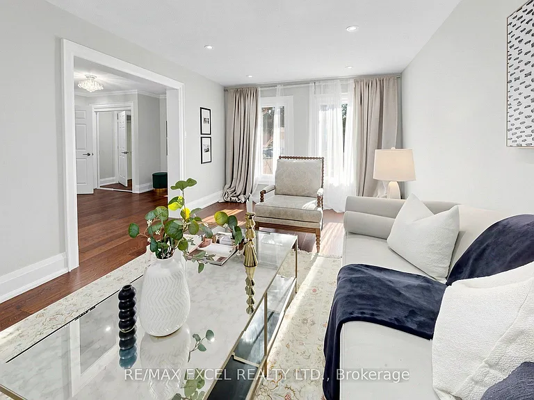 43 Piccadilly Rd — Photo 3