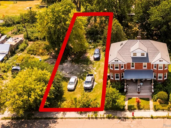 2935 Rosa Parks Blvd, Detroit, MI 48216