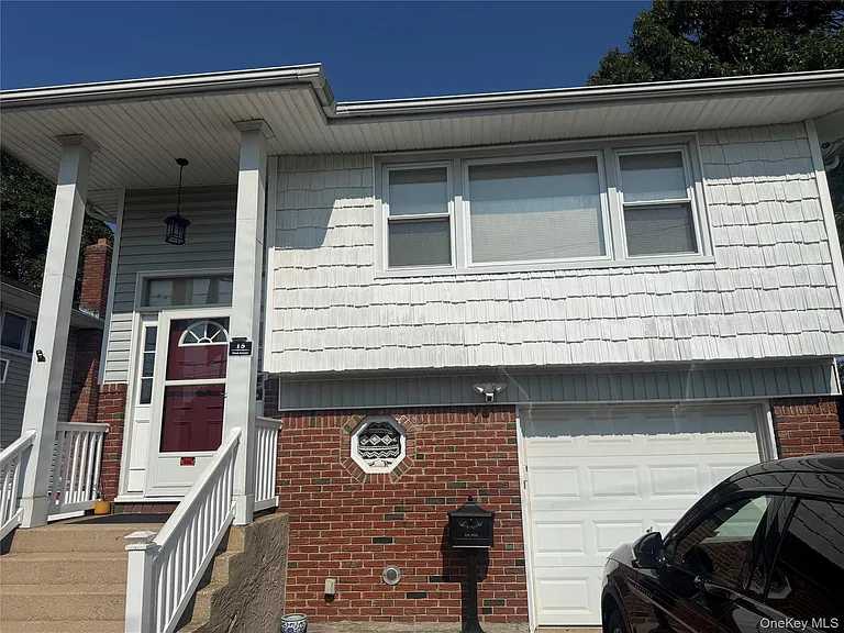 15 3rd Ave — Photo 2