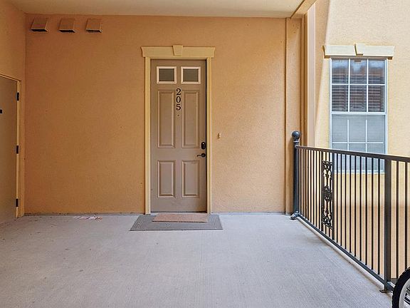5th image of 325 NW 14TH STREET #205