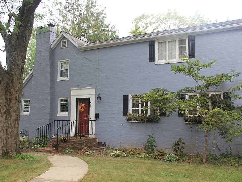 1st image of 804 W 7th St
