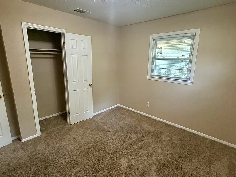 814 Crestwood Ter — Photo 26