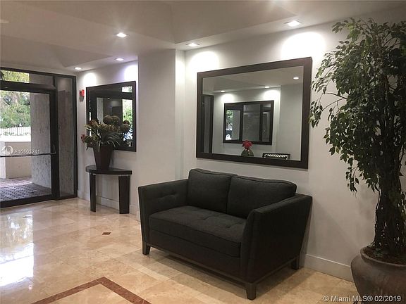 5th image of 2715 Tigertail Ave APT 406