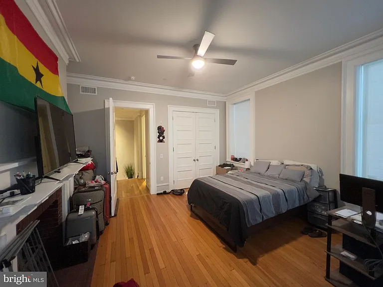2126 Locust St #1R — Photo 19