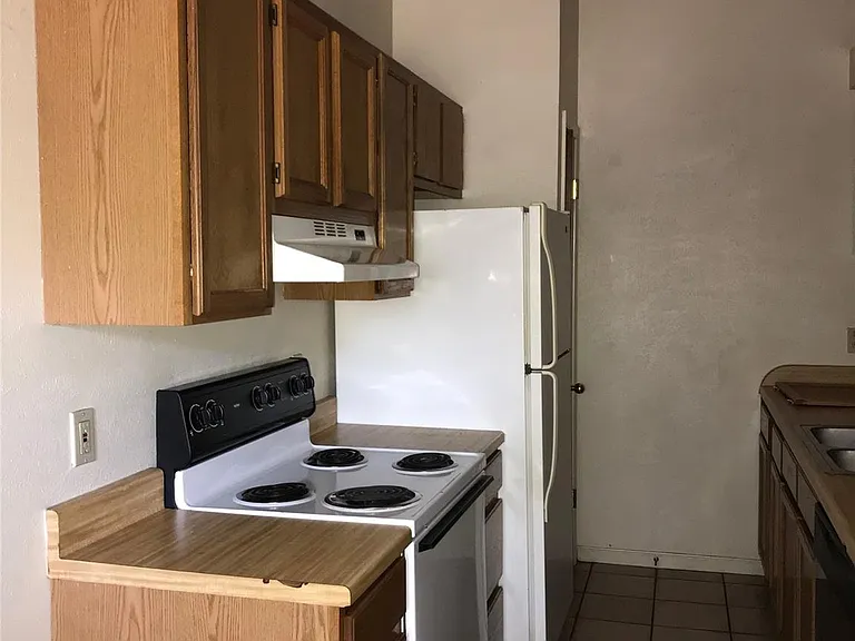 1303 N Bishop St — Photo 6