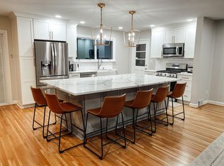 3306 Willow Way, Louisville, KY 40218