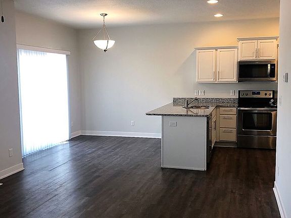 5th image of 1526 Bennetts Way NW
