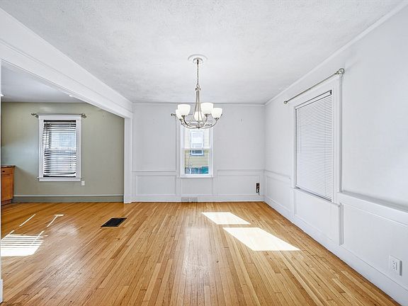 4th image of 12 Eade St