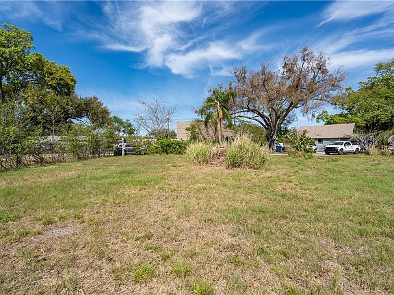 5th image of 15770 Roosevelt Blvd
