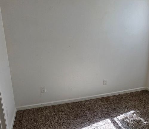 4th image of 1435 Vine St APT 3