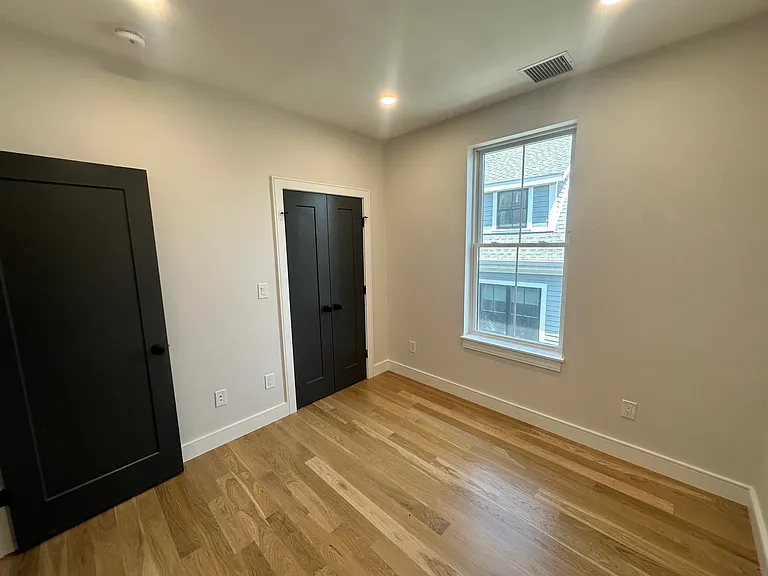 54 Dorset St #5 — Photo 7