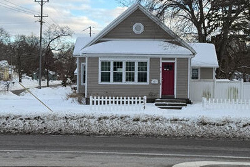 1st image of 534 E Savidge St