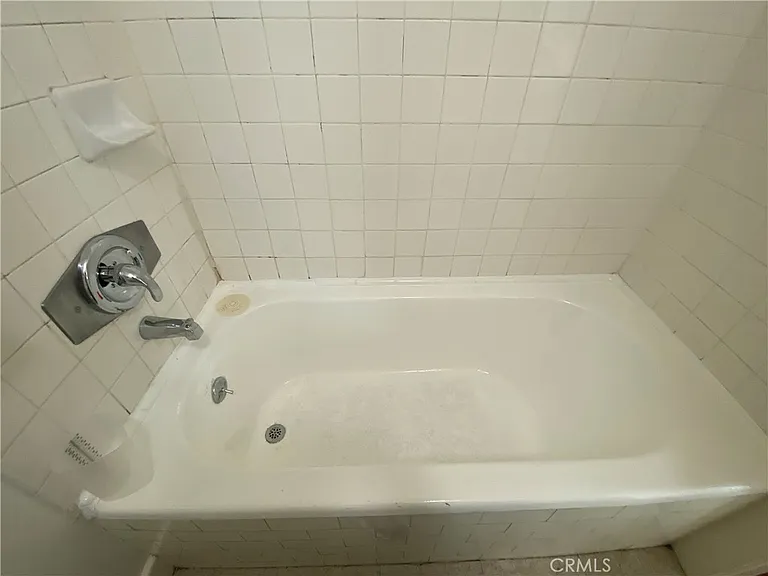 1817 Roosevelt Ave — Photo 11