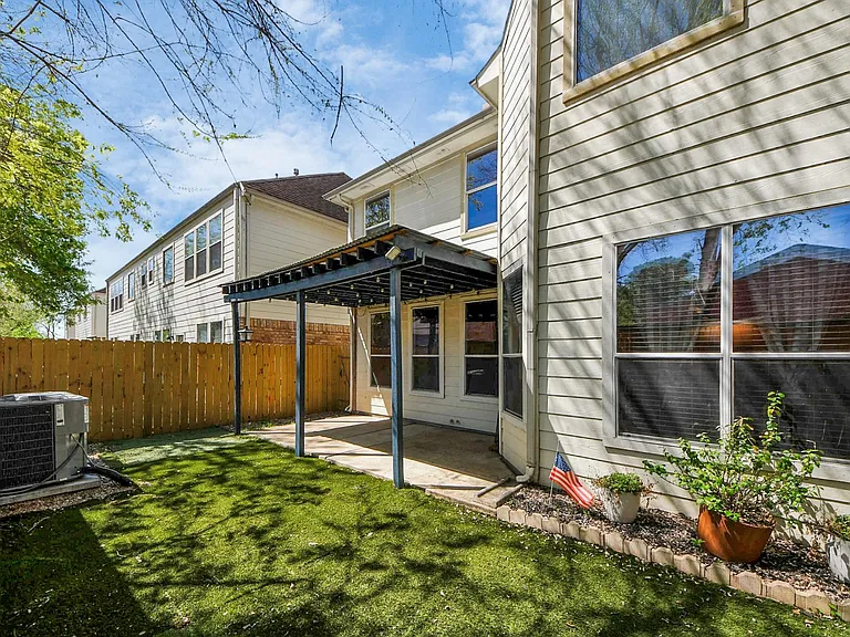 5922 Hollister Cole — Photo 40