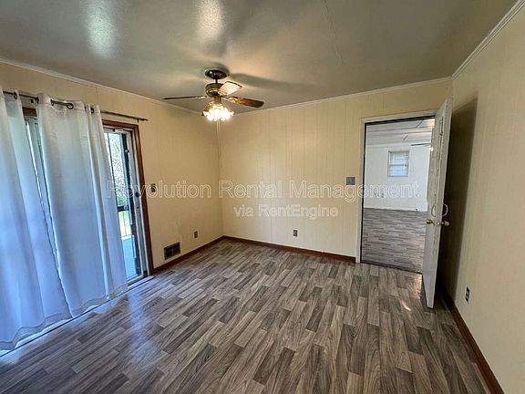5th image of 4010 Emerald Lake Dr