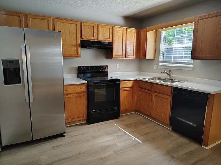5596 Glen Ridge Bnd — Photo 6