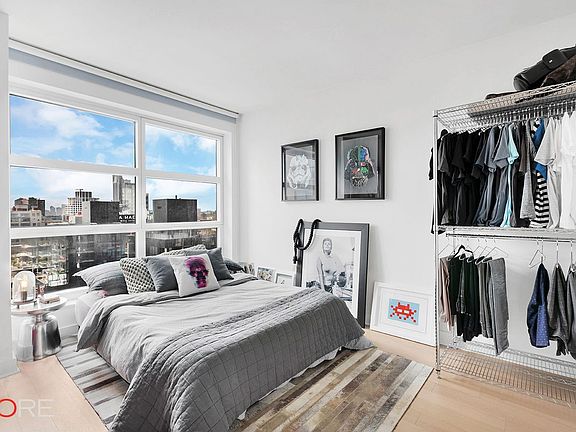 5th image of 500 W 30th St APT 17B