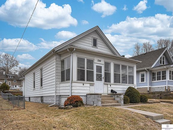 2nd image of 2141 S 35th Ave