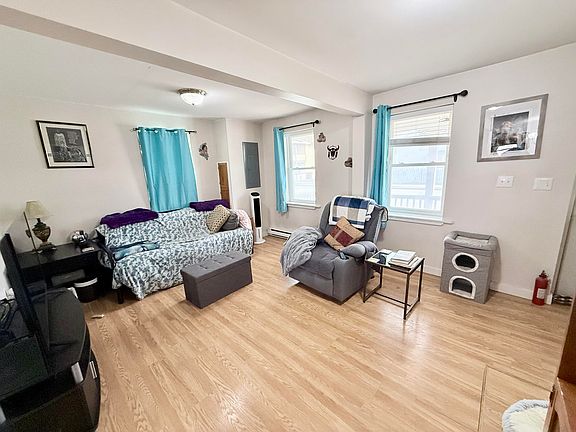3rd image of 5009 S Catherine St