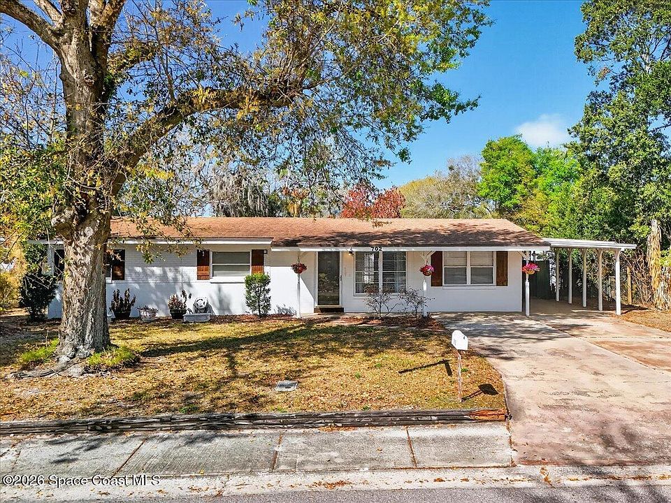1st image of 702 Carmen Dr