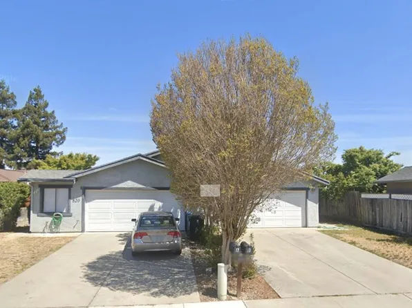820 Apricot Ln, Hollister, CA 95023