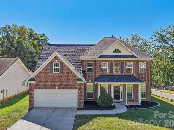 8645 Ridgeline Ln, Charlotte, NC 28269