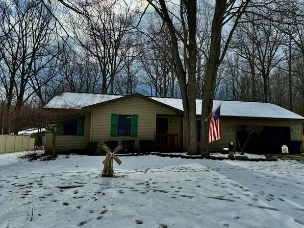 142 Broken Arrow Trl, Houghton Lake, MI 48629