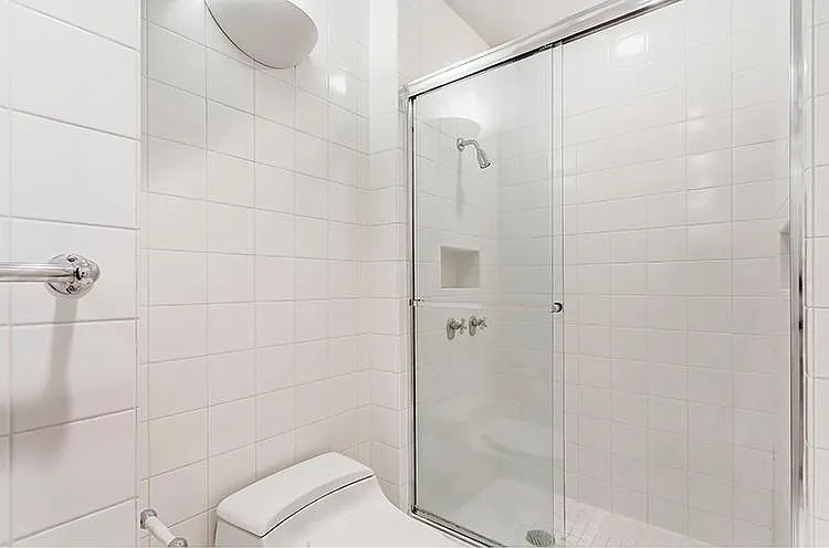 1059 Union St — Photo 14