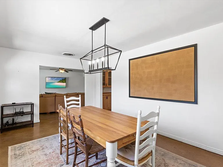 4320 E Clarendon Ave — Photo 6