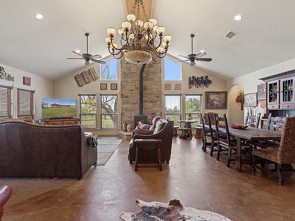 5th image of 105 Segura Ln E