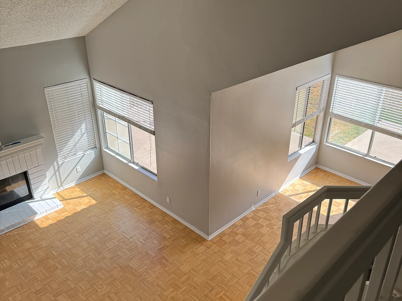 3 bed, 2.5 bath, 1600 sqft, $3,100 — Photo 2