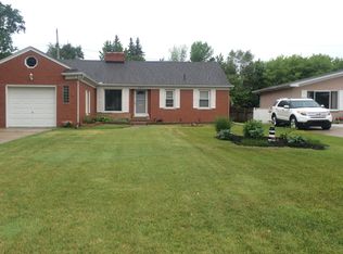 22422 Ardmore Dr, Saint Clair Shores, MI 48081