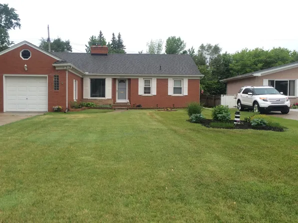 22422 Ardmore Dr, Saint Clair Shores, MI 48081