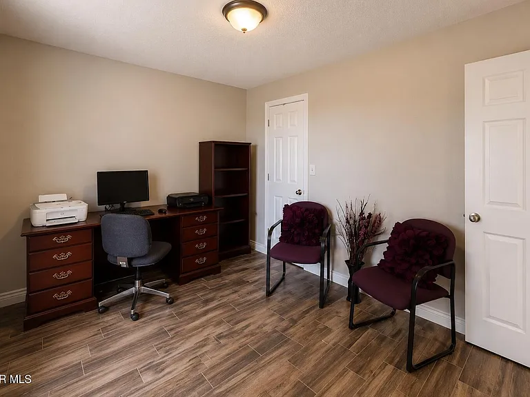 836 Sunset Park Dr — Photo 12