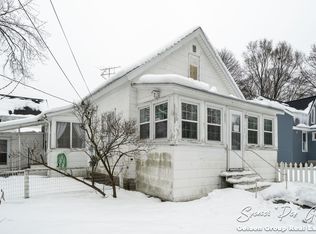 706 S Broas St, Belding, MI 48809