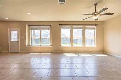3 bed, 2.5 bath, 2176 sqft, $1,950 — Photo 3