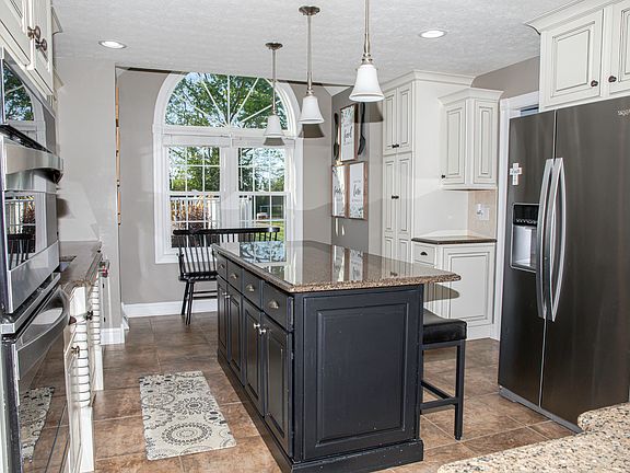 5th image of 156 Cold Spring Dr