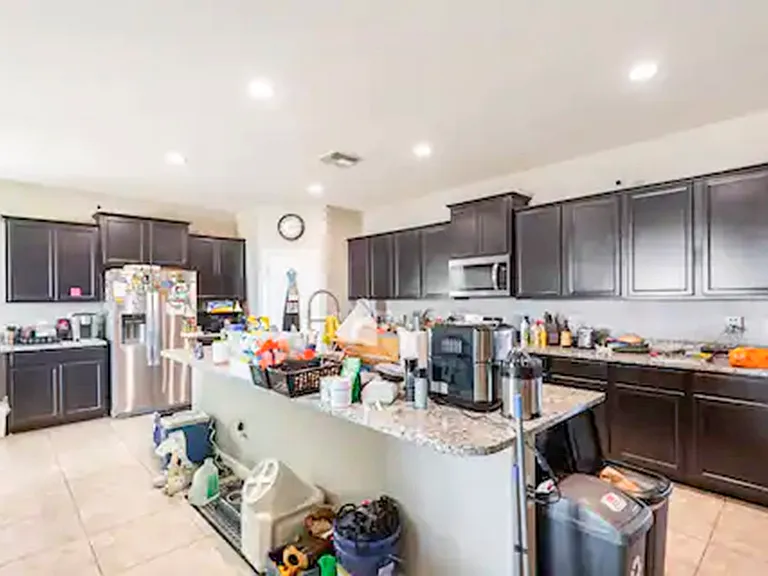 Shared Kichen Fully Equipped F
