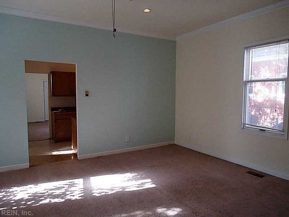 5th image of 611 Boissevain Ave APT 1