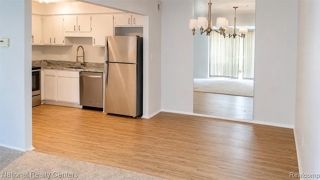 2 bed, 1.5 bath, 1311 sqft, $1,450 — Photo 4