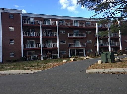1st image of 26 Greentree Ln APT 21