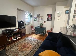 2046 Locust St APT 3F, Philadelphia, PA 19103