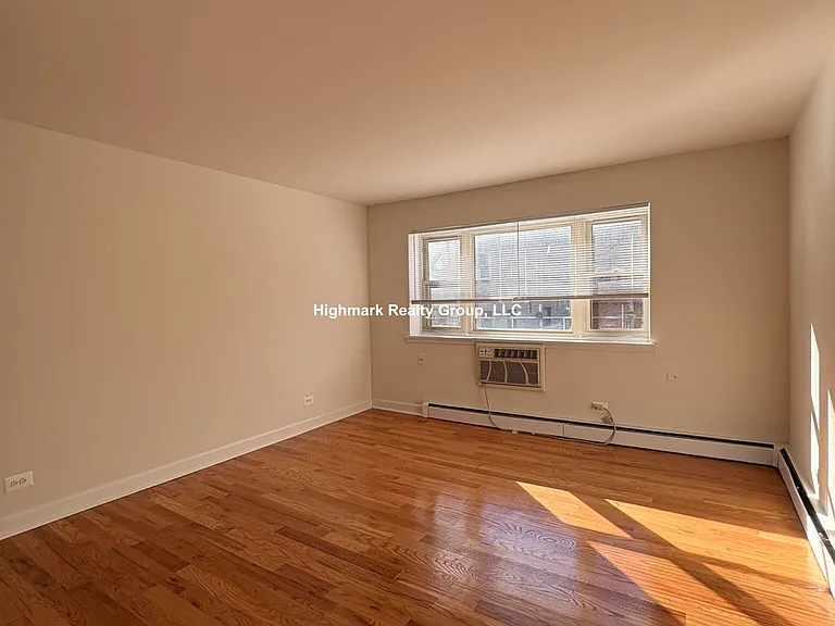 6830 N Sheridan Rd #669 — Photo 1