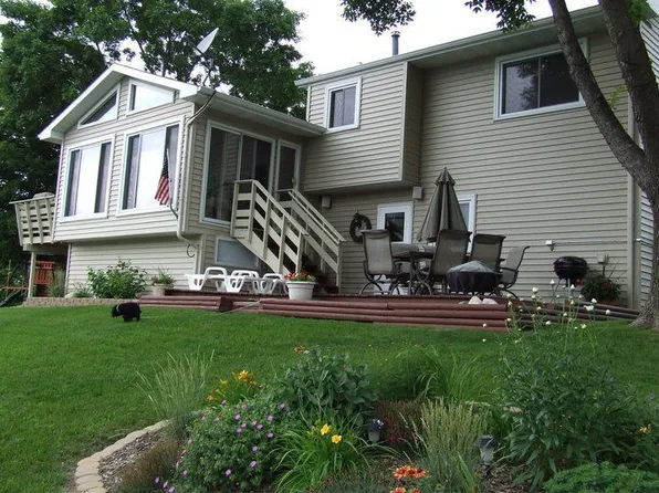 7225 Candlewood Dr N, Brooklyn Park, MN 55445