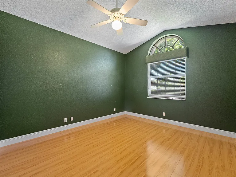 10860 Fairmont Village Dr — Photo 27