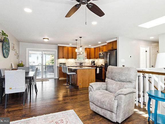 5th image of 136 Red Fox Cir
