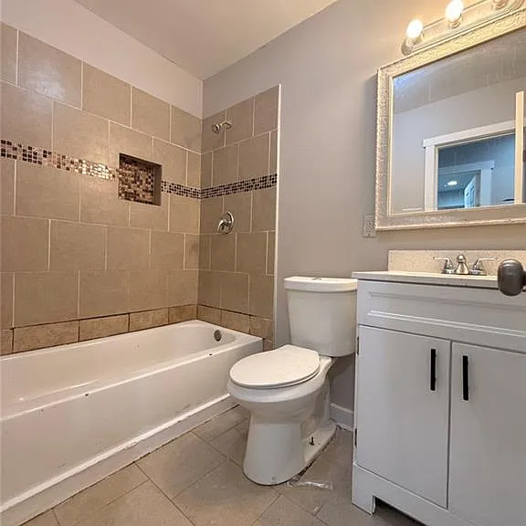 657 Robert E Lee Pkwy — Photo 8